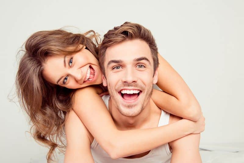 cosmetic dentist brisbane happy couple